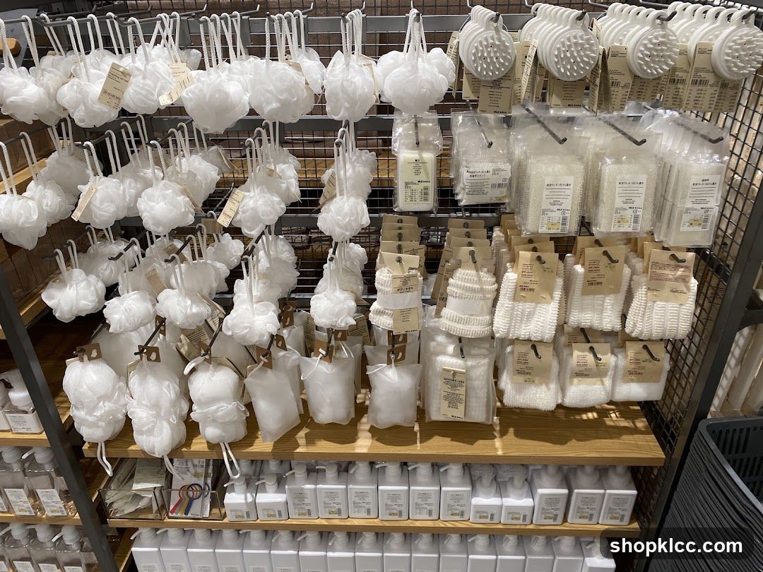 Bath accessories display
