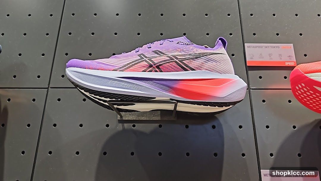ASICS Metaspeed Sky Tokyo Shoe Display