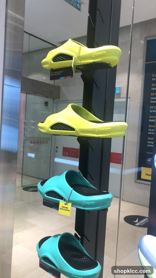 ASICS Slides Display