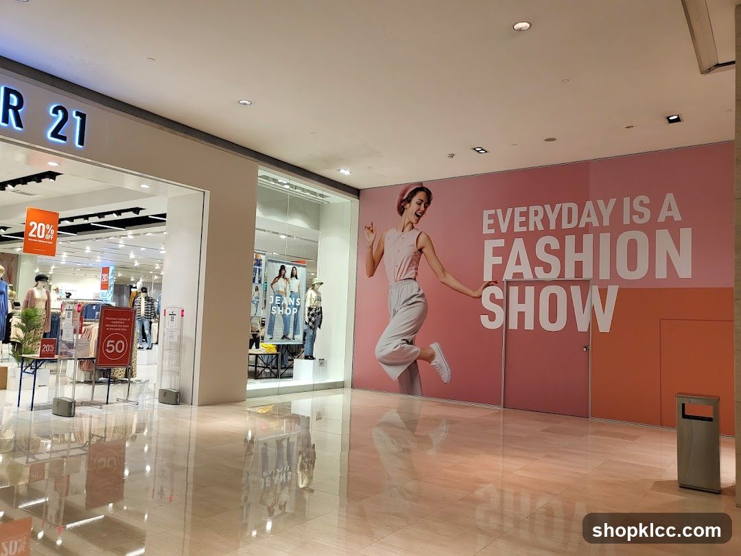 Fashion Show Ad in Mall Corridor