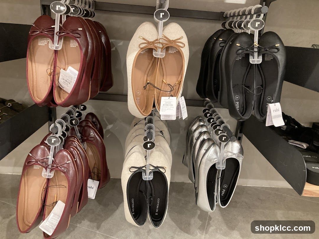 Rhi Ballerine Flats Display