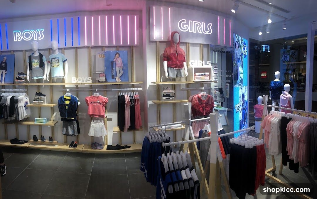 Children's Clothing Store Display