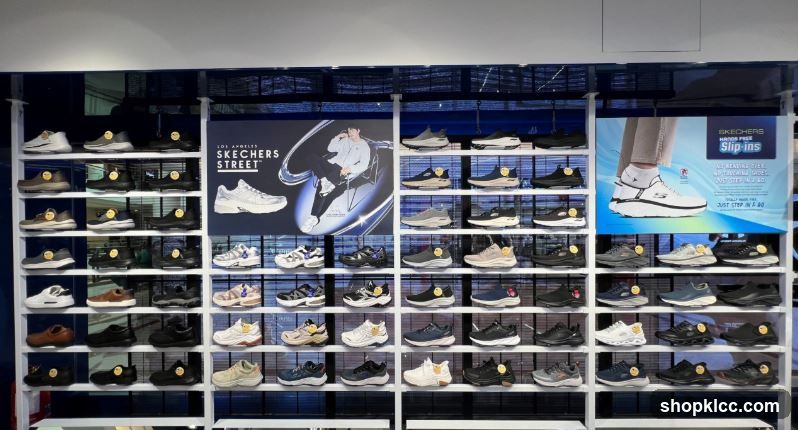 Skechers Shoe Display