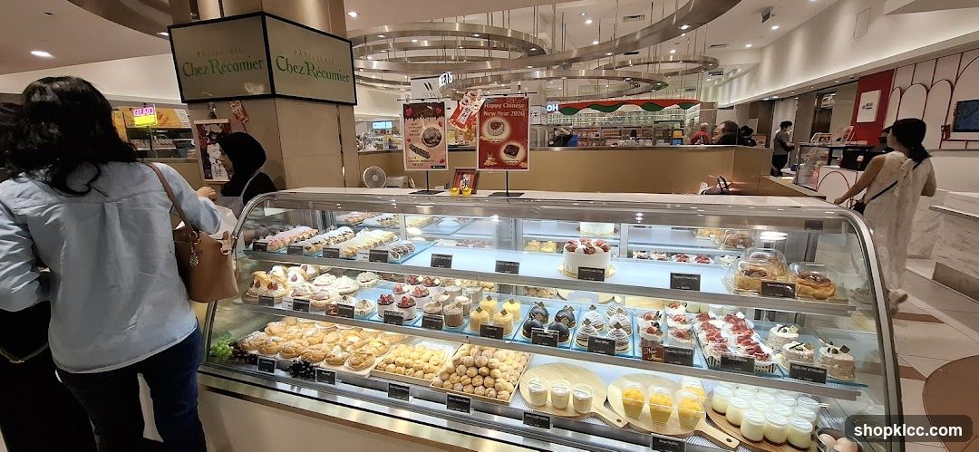 Patisserie Display