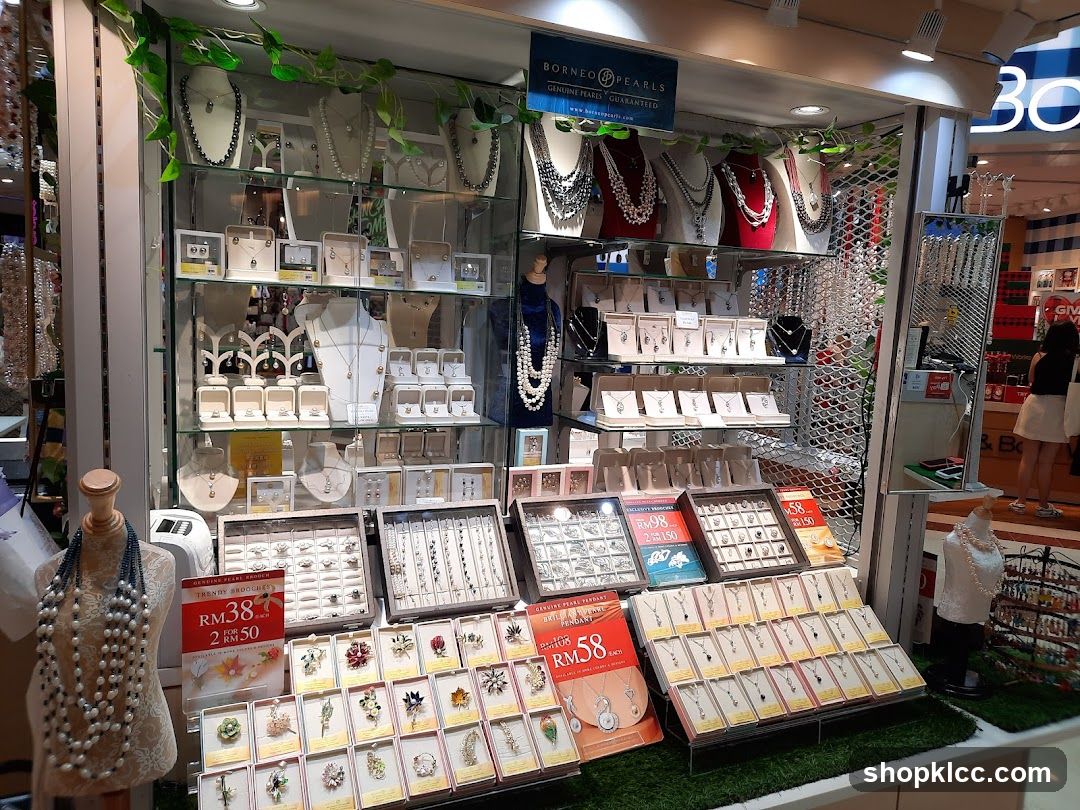 Pearl Jewelry Display