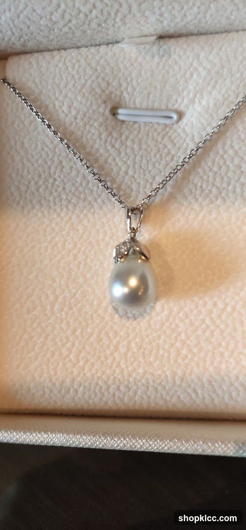 Pearl Pendant Necklace