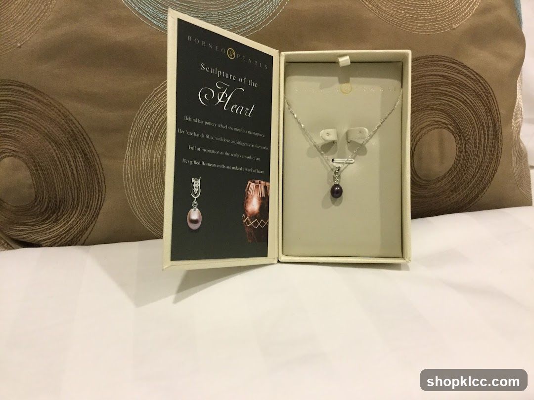 Borneo Pearls Necklace and Earrings Set