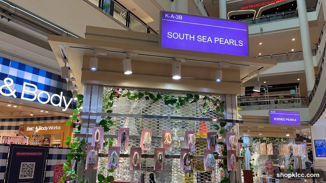 South Sea Pearls Display