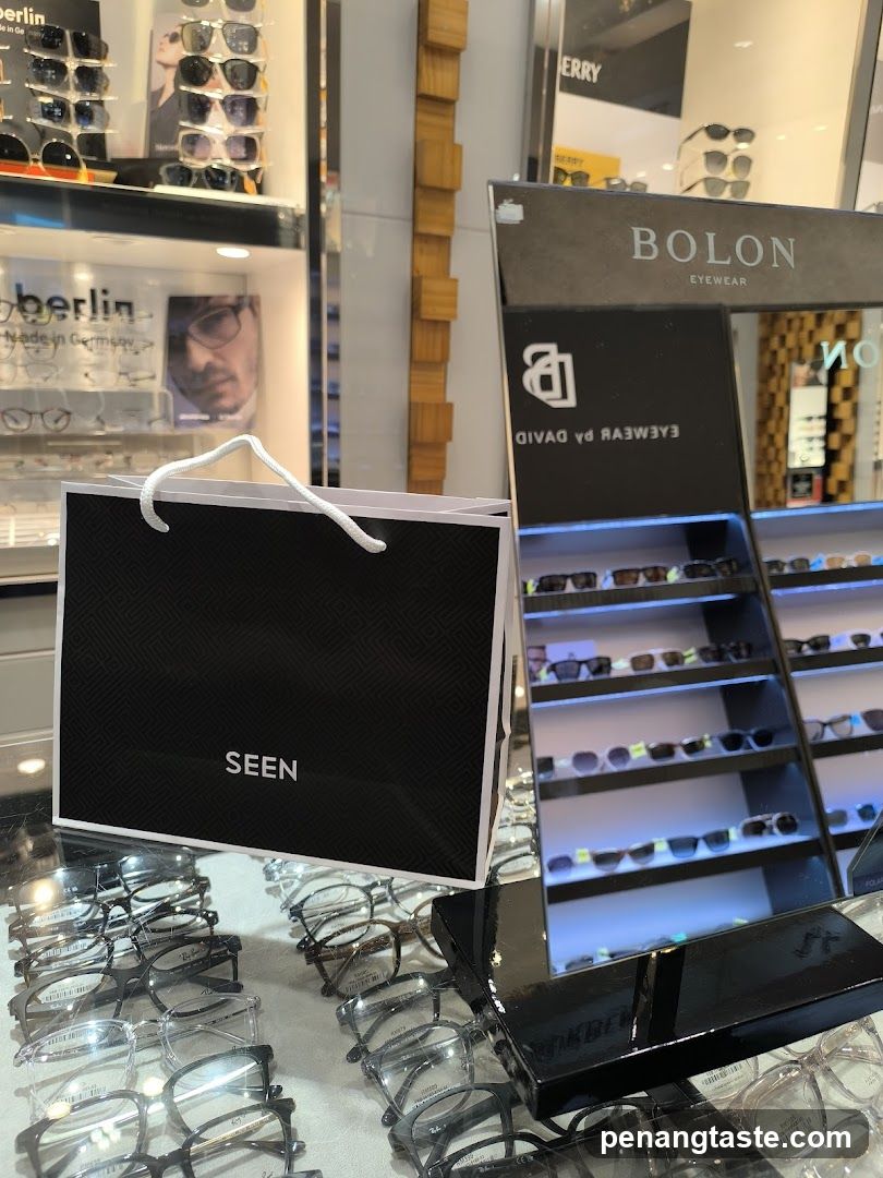 Eyewear Store Display