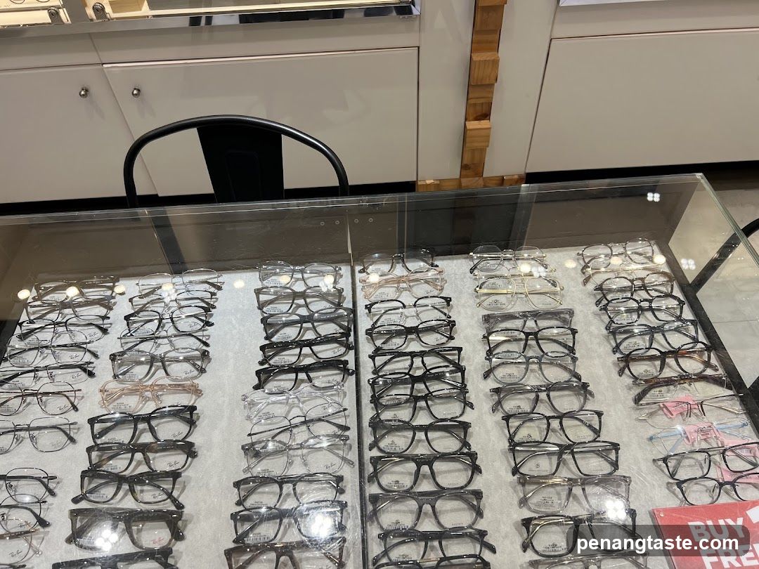 Eyeglasses Display