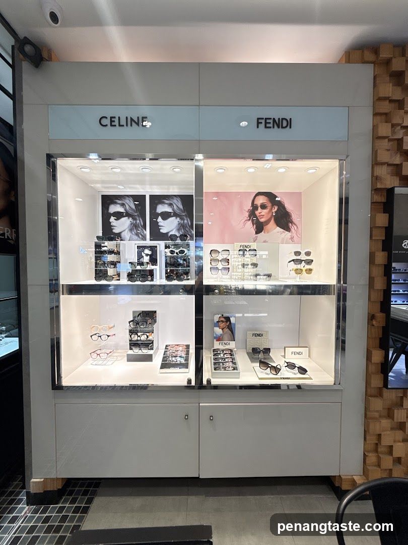 Eyewear Display