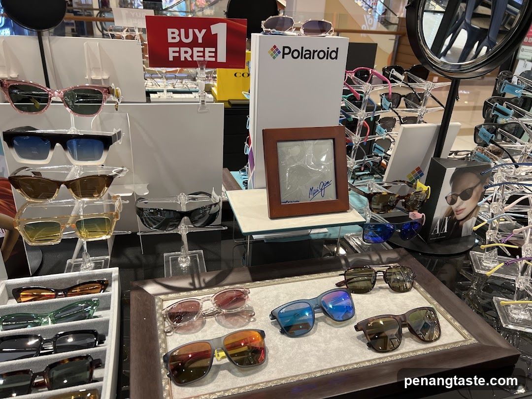 Eyewear Display
