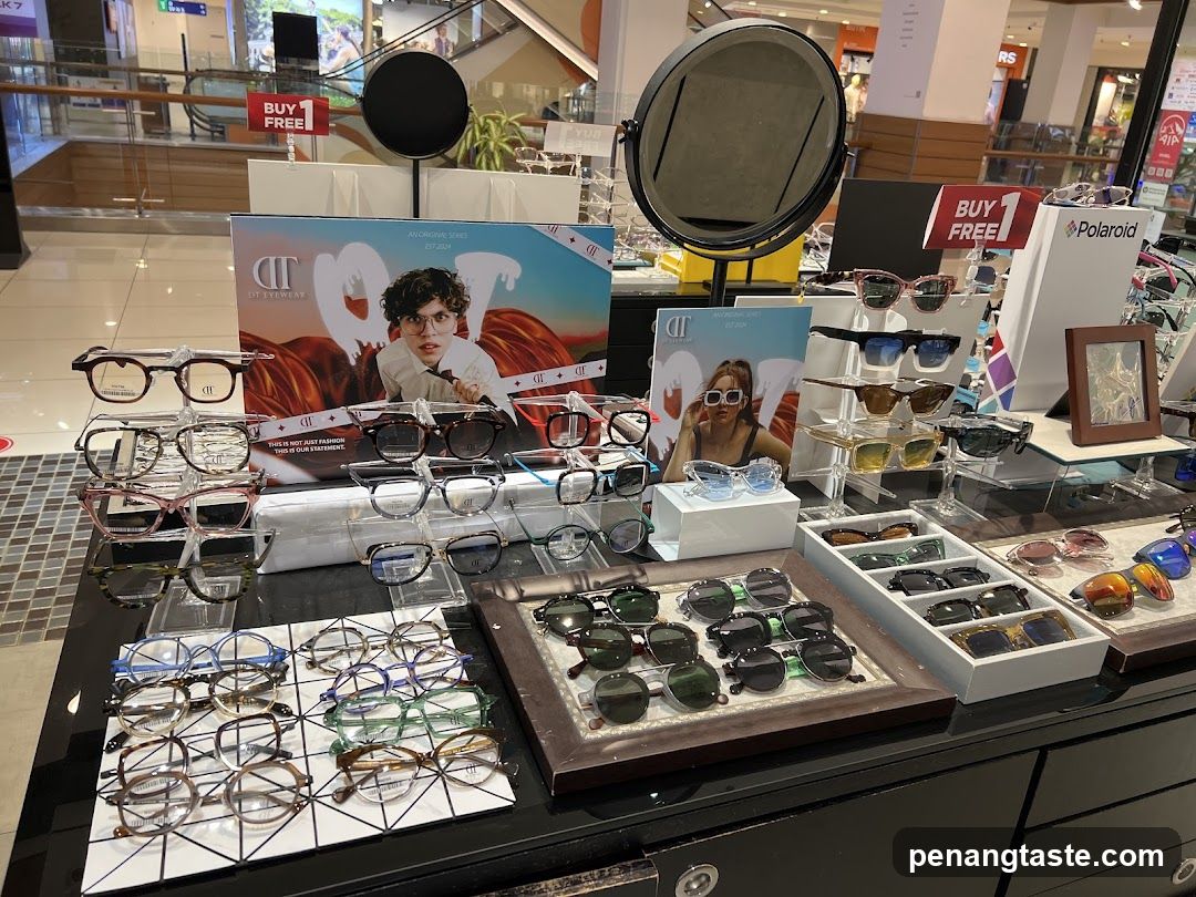 Eyewear Display