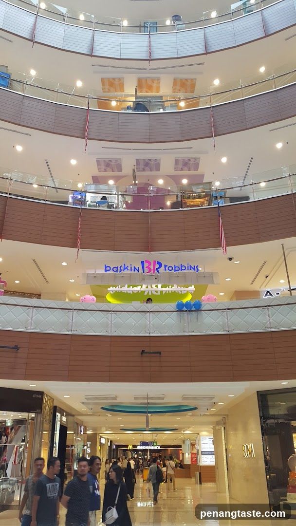 Baskin Robbins Storefront in a Mall