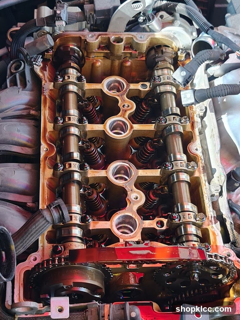 Engine Cylinder Head Assembly