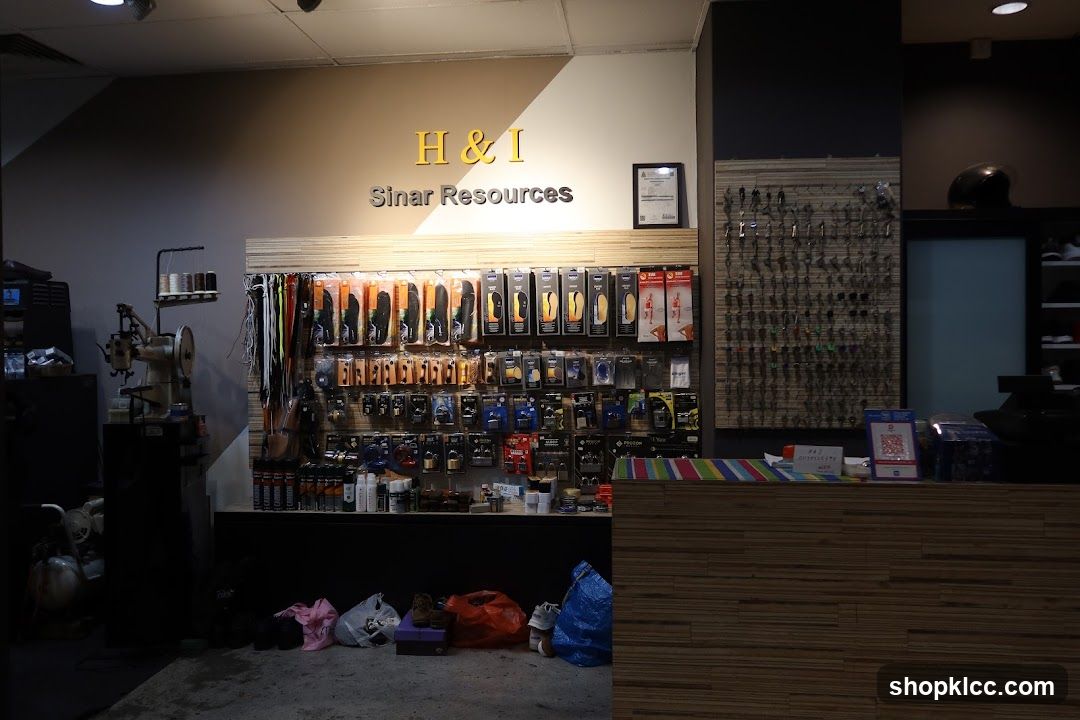 H & I Sinar Resources Store Interior