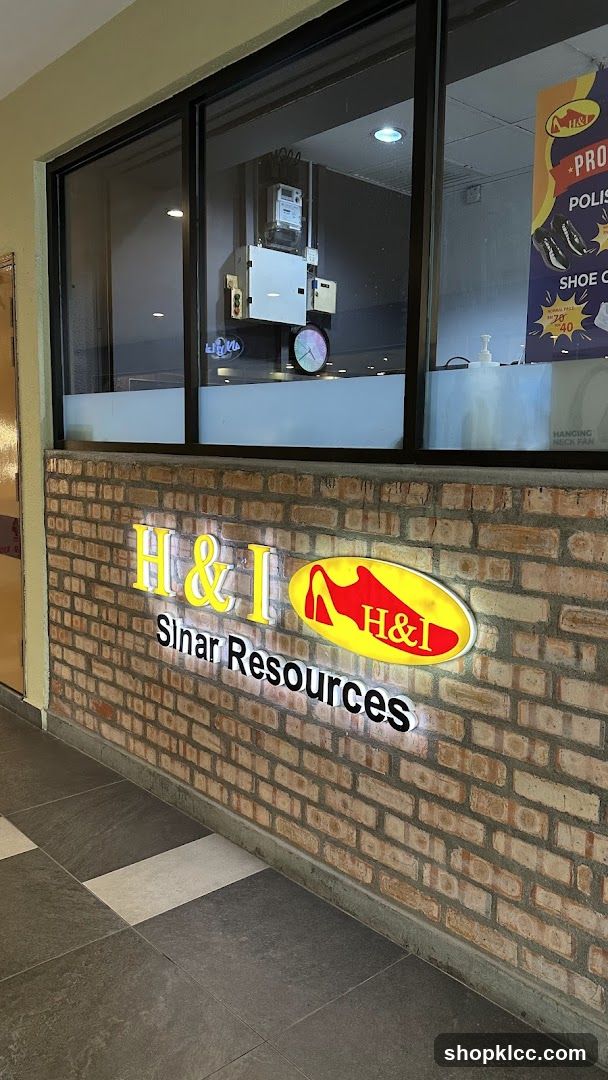 H&I Shoe Cobbler
