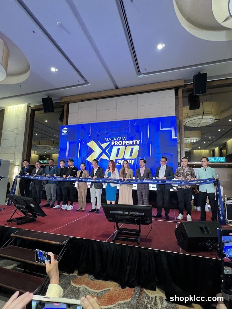 Ribbon Cutting Ceremony