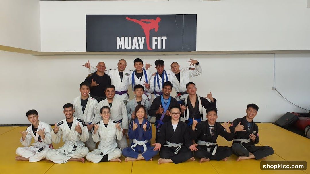 Group Photo at Muay Fit