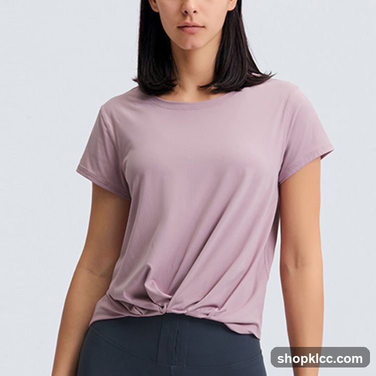 Woman wearing a pink t-shirt