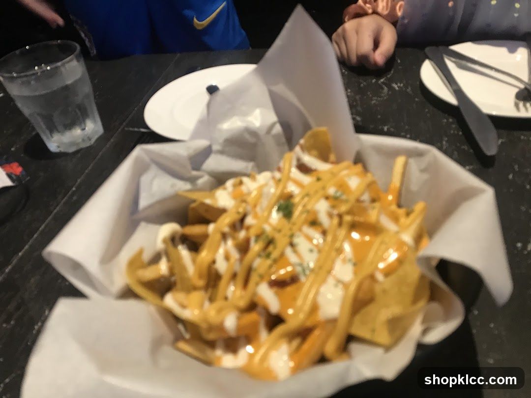Nachos with Cheese and Creamy Sauce