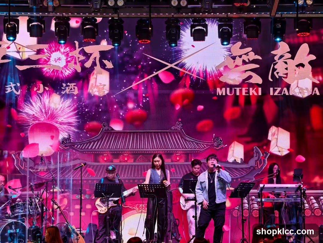 Muteki Izakaya Live Performance