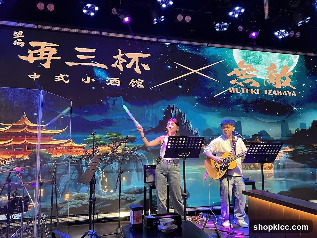 Muteki Izakaya Live Performance