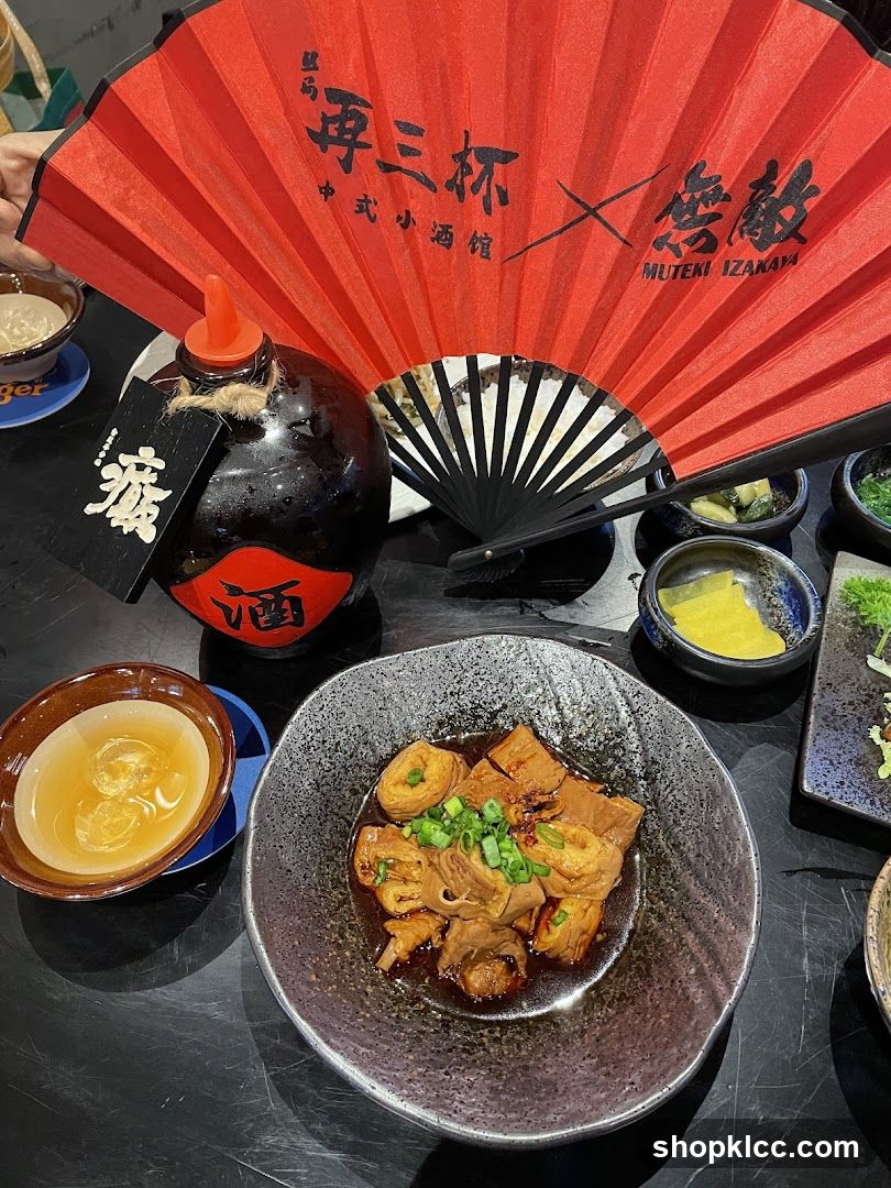 Chinese Cuisine Table Setting