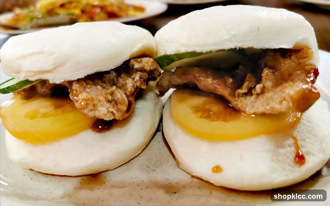 Steamed Buns with Filling