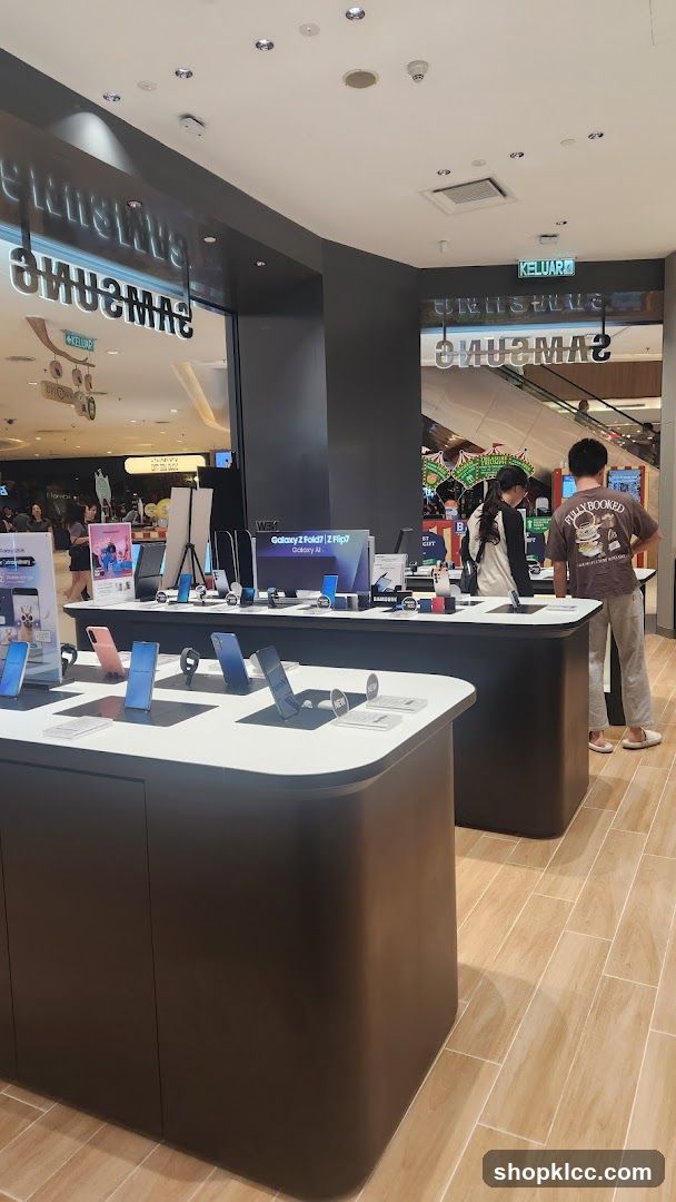 Samsung Store Interior Display