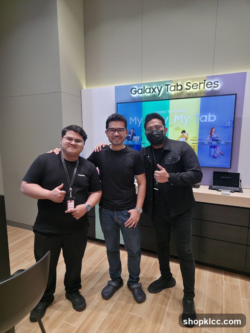 Galaxy Tab Series Store Interior