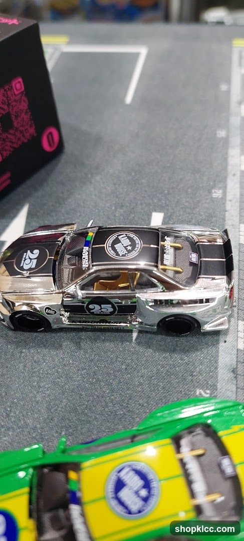 Die-cast toy cars