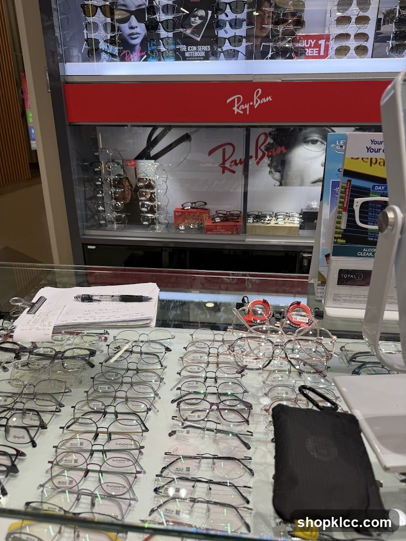 Eyeglasses Display