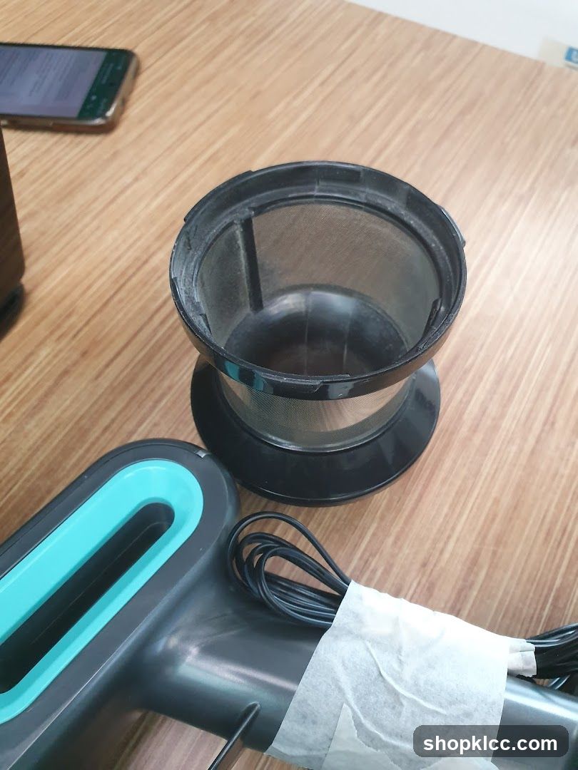 Vacuum cleaner filter and part