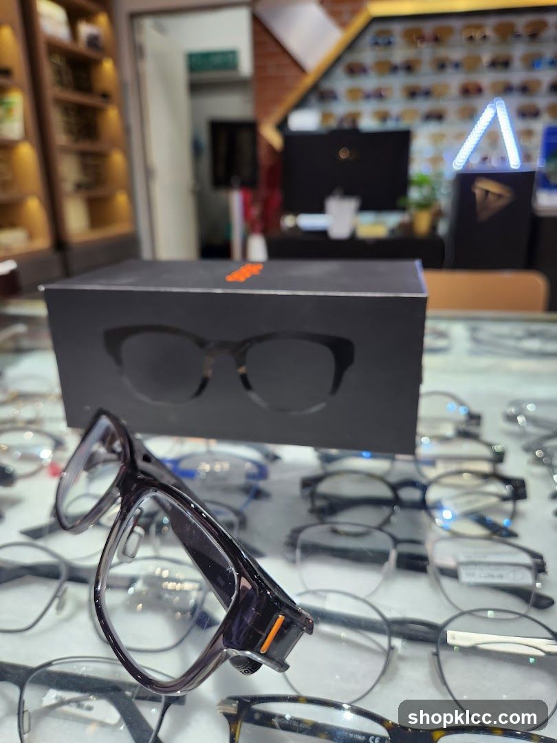 Eyeglasses Display