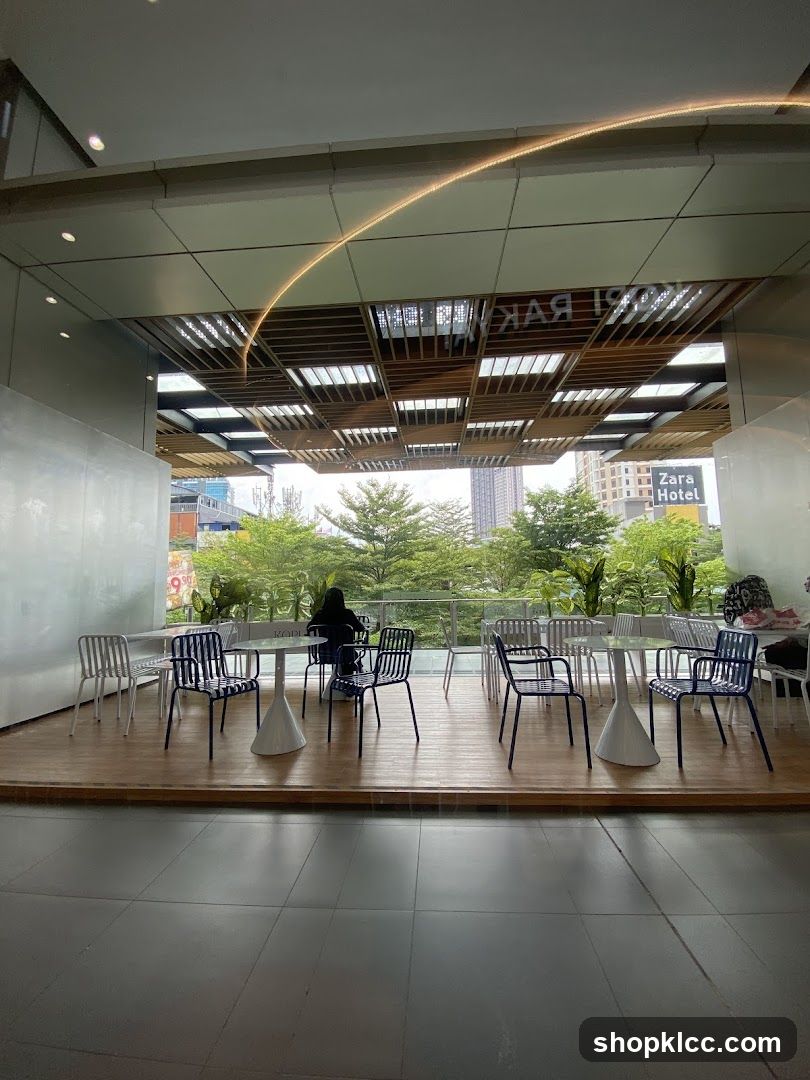 Outdoor Cafe Seating