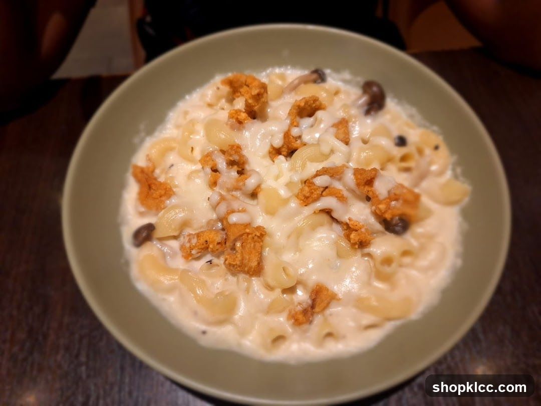 Macaroni and Cheese with Toppings