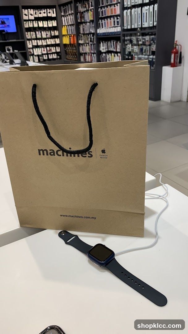 Apple Watch and Shopping Bag