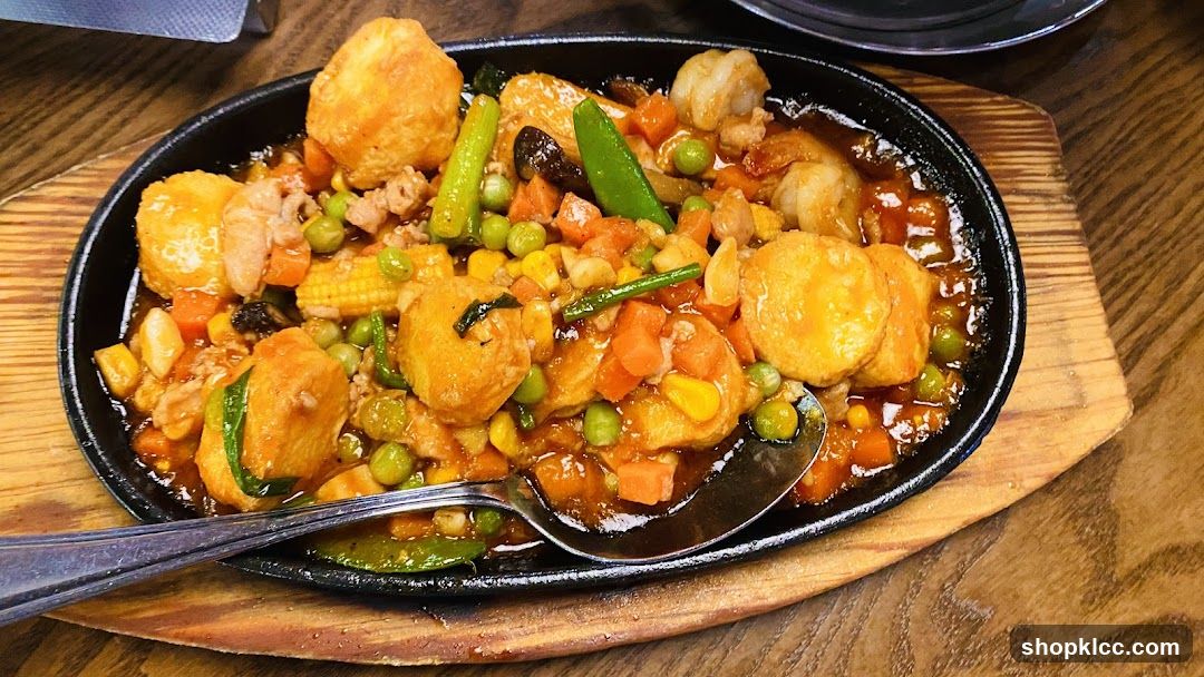 Sizzling Tofu and Vegetable Dish