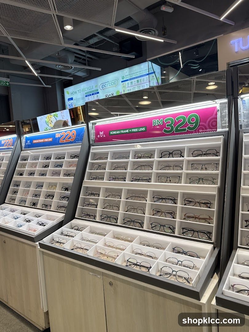 Eyeglasses Display
