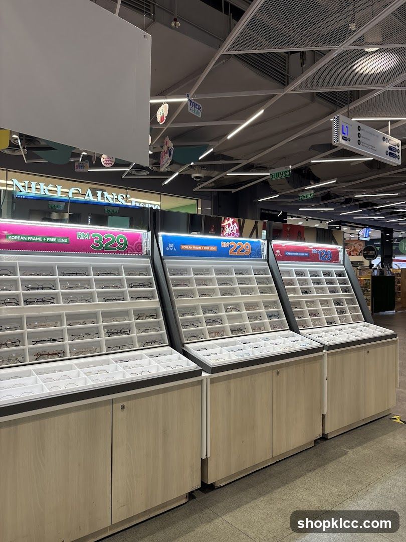 Eyewear Display