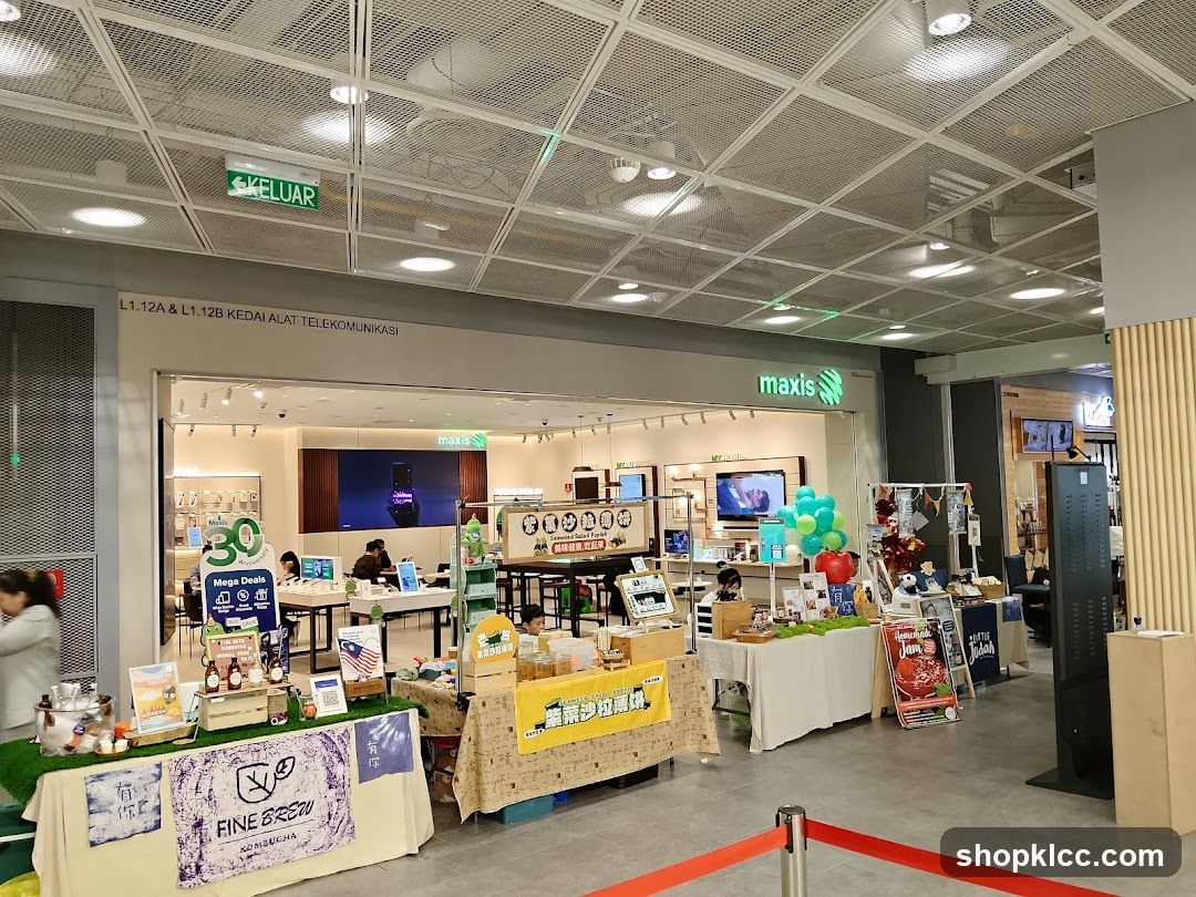 Maxis Storefront with Market Stalls