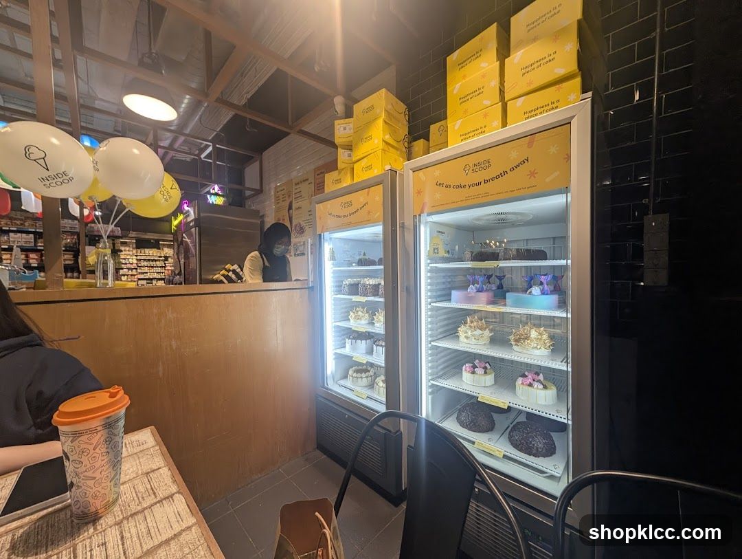 Inside Scoop Cake Display