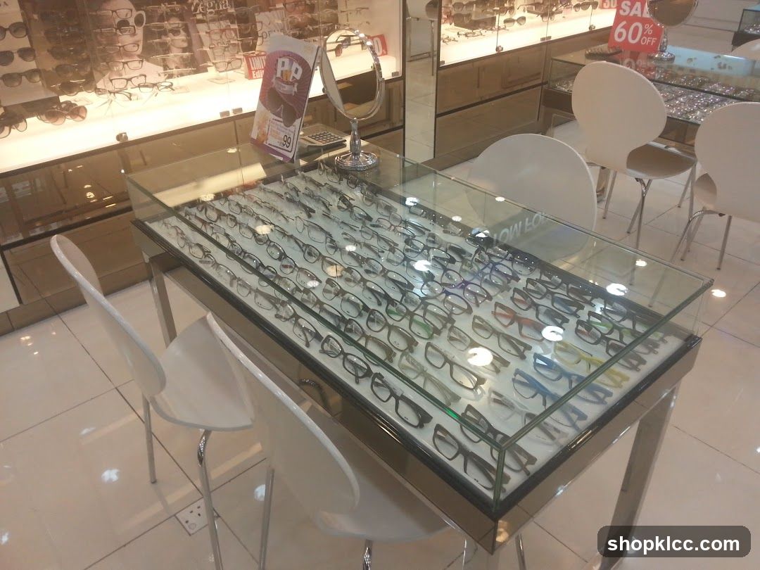Eyeglasses Display
