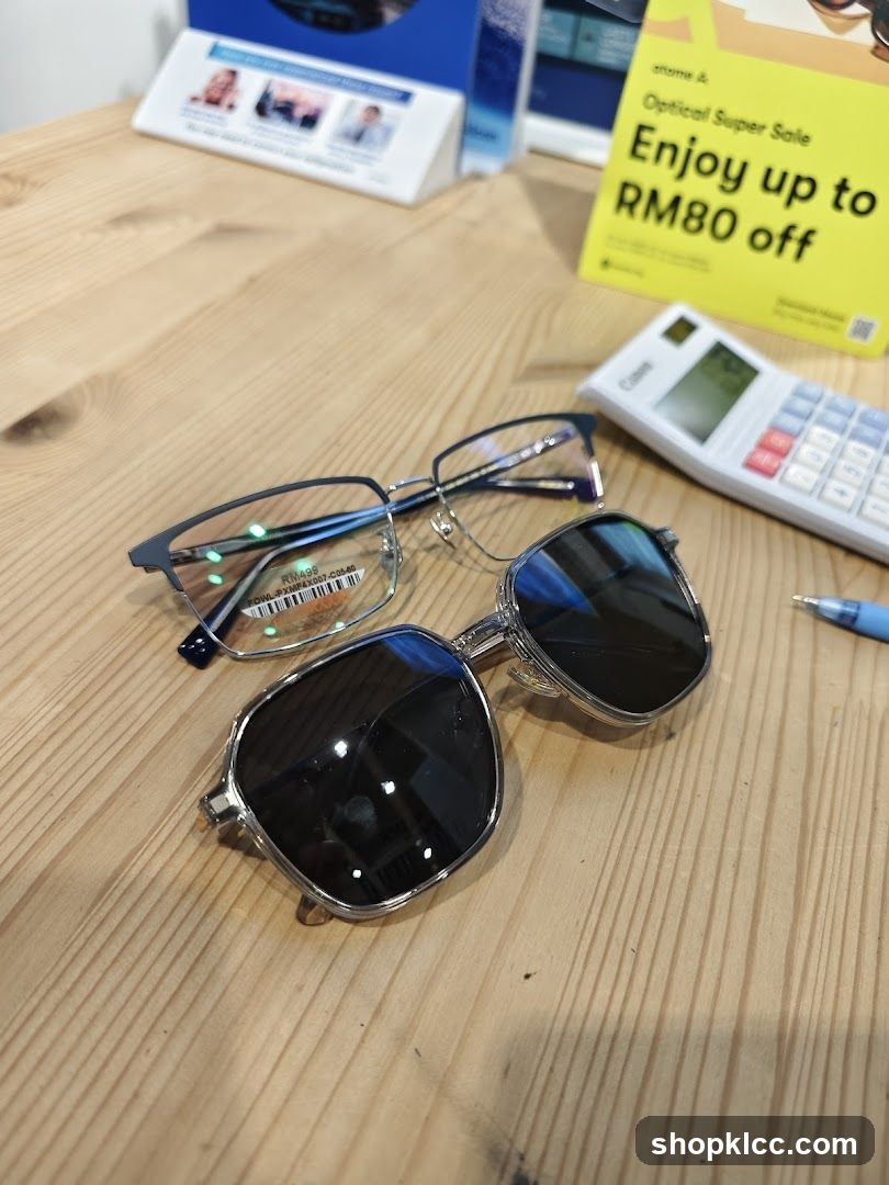 Eyewear Display