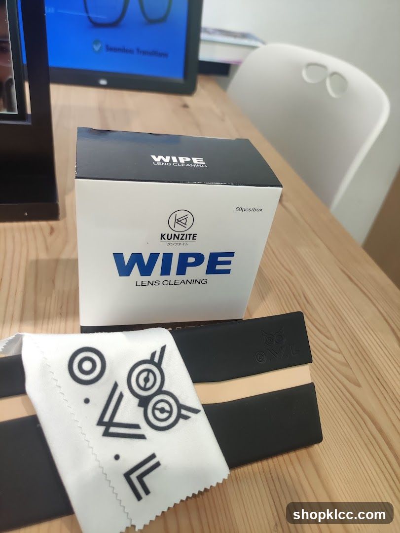 Lens Cleaning Wipes and Cloth