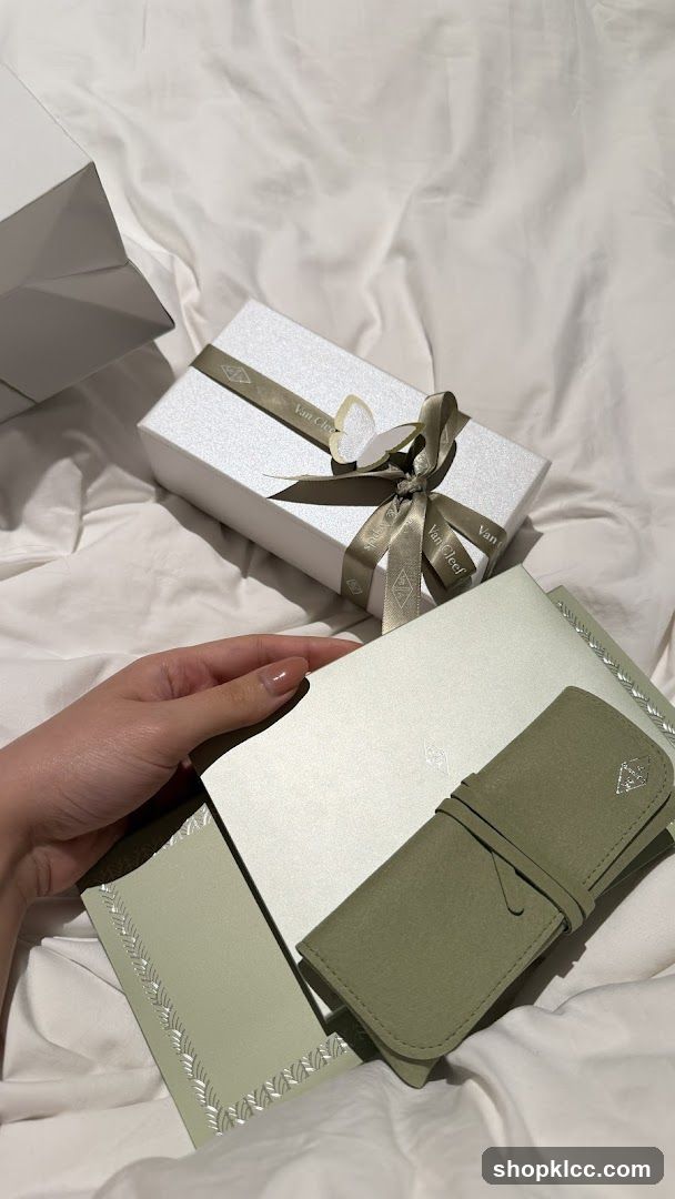 Van Cleef & Arpels Gift Packaging