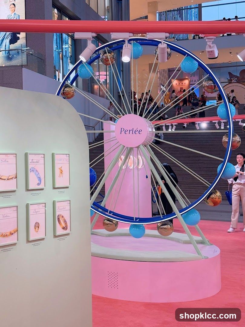 Perlée Ferris Wheel Display