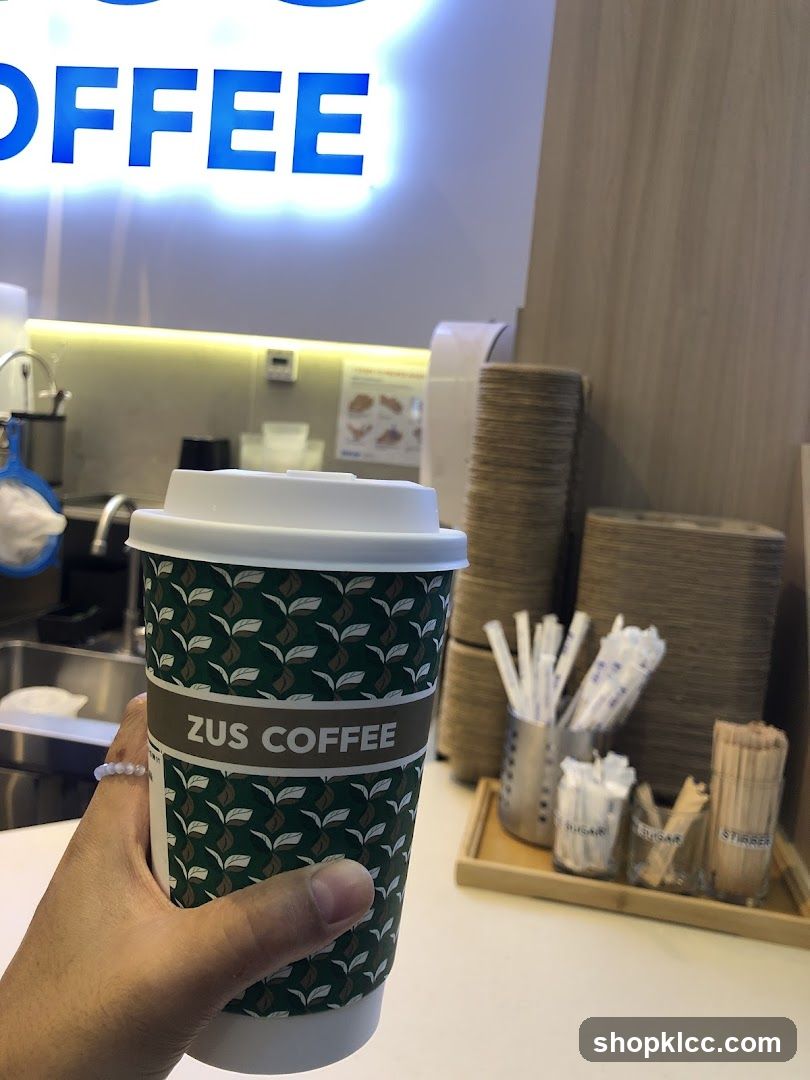 ZUS COFFEE cup