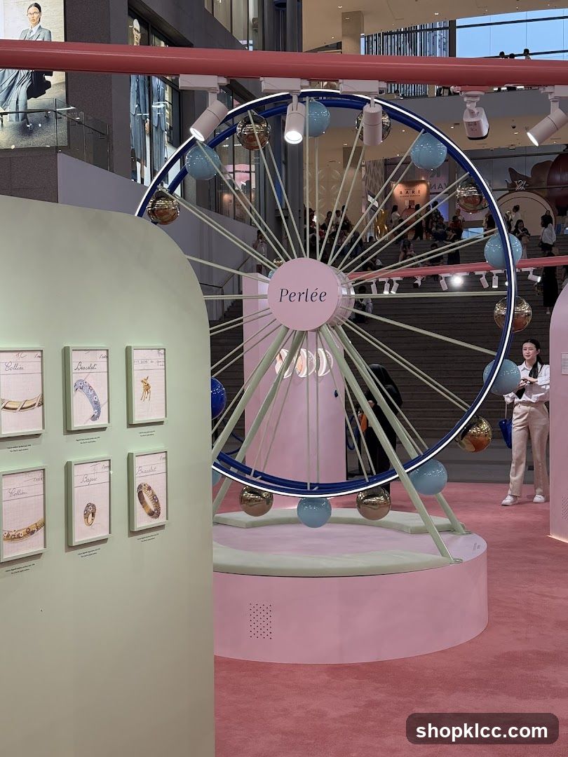 Perlée Ferris Wheel Display